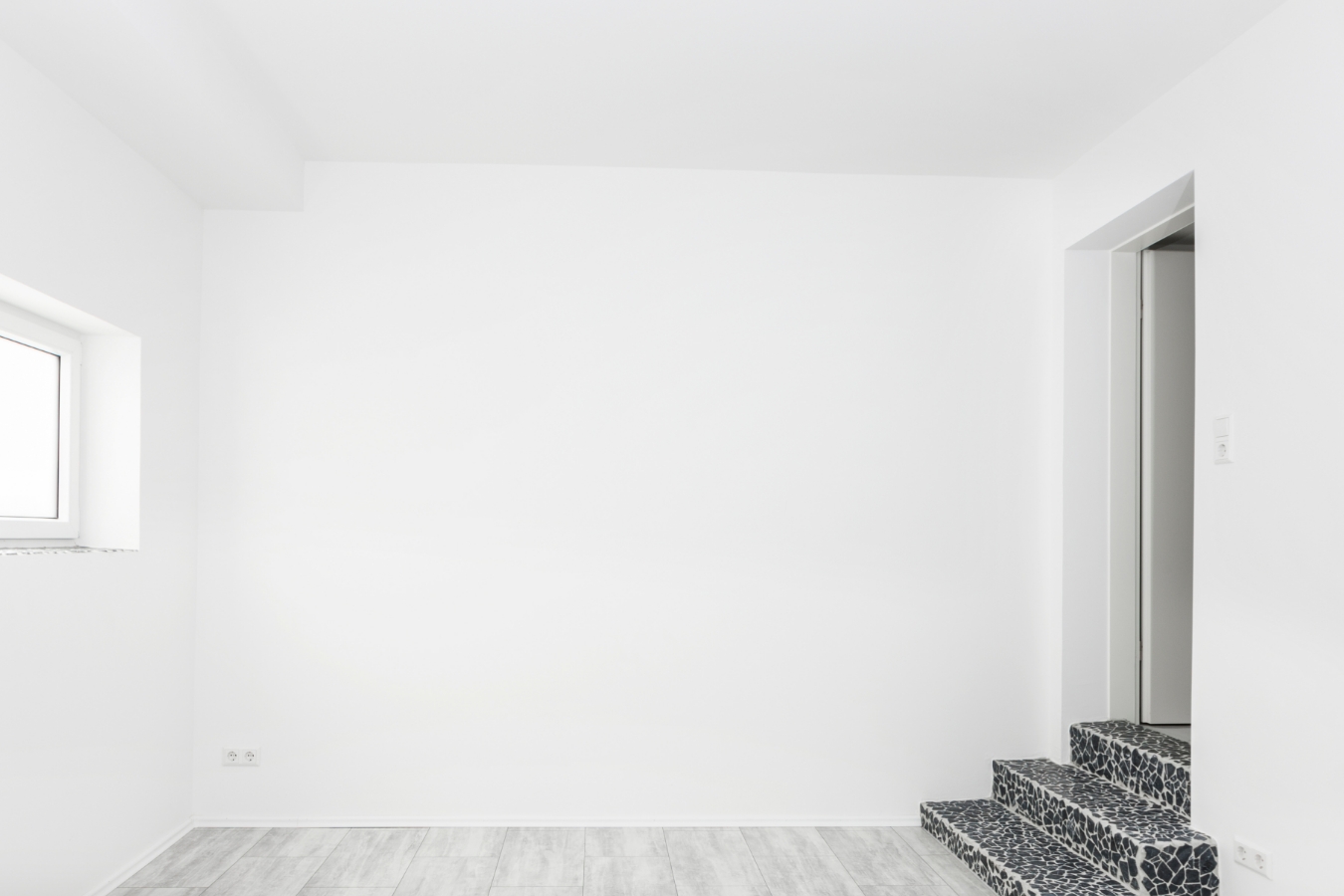 Wir sanieren Ihren Keller, Ihr Haus, Ihre Wohnung – ganz egal, wobei wir Ihnen zur Hand gehen können. Wir tun es.